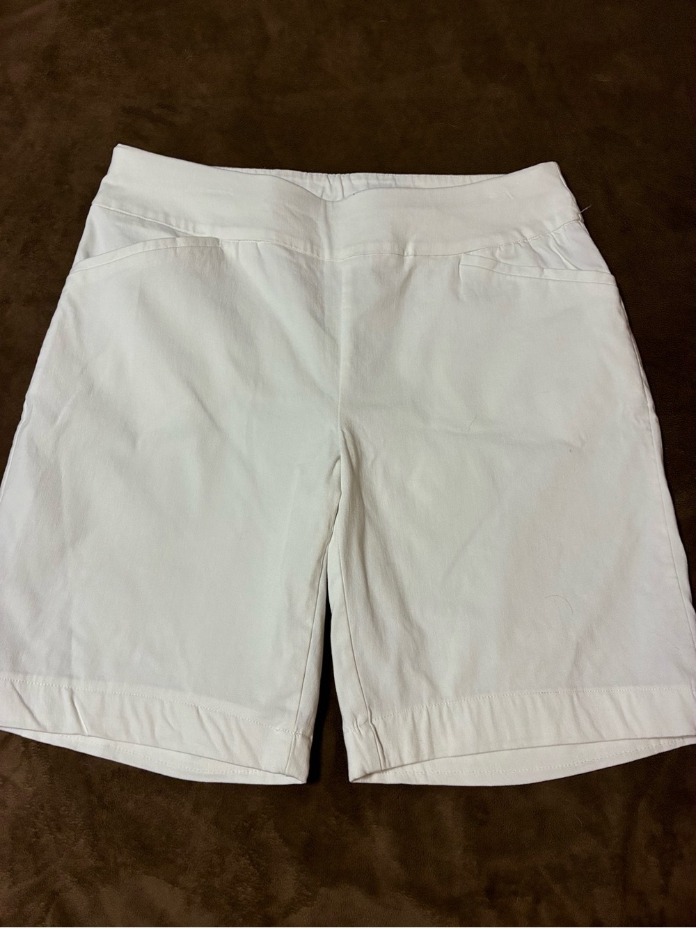 Chico's White Pull-On Bermuda Shorts size 0/small
